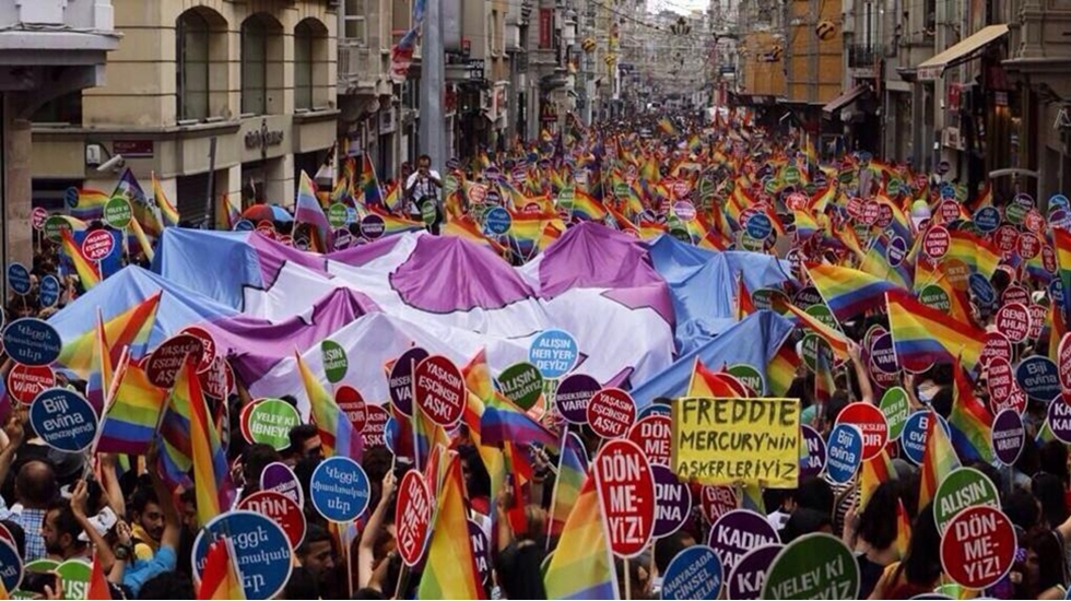 15 Mayıs Uluslararası Aile Günü: Her aile farklıdır, ancak sevgi evrenseldir. 🏳️‍⚧️🏳️‍🌈
